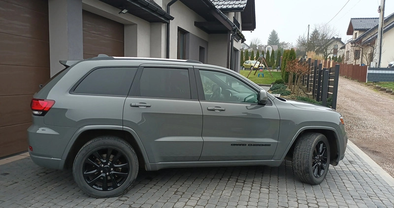 Jeep Grand Cherokee cena 133000 przebieg: 107500, rok produkcji 2019 z Kraków małe 172